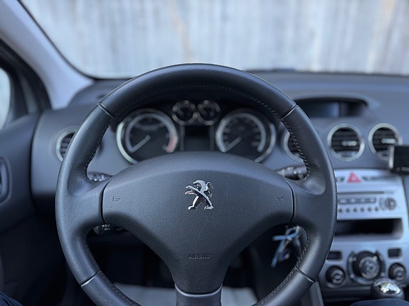 Peugeot 308 12 of 29