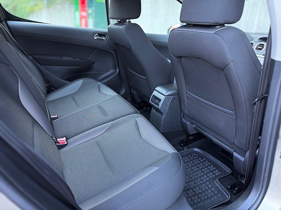 Peugeot 308 21 of 29