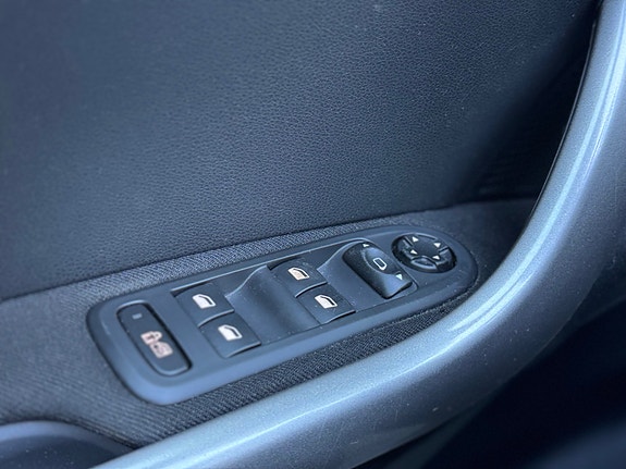 Peugeot 308 27 of 29