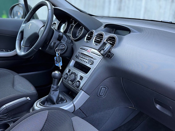 Peugeot 308 18 of 29