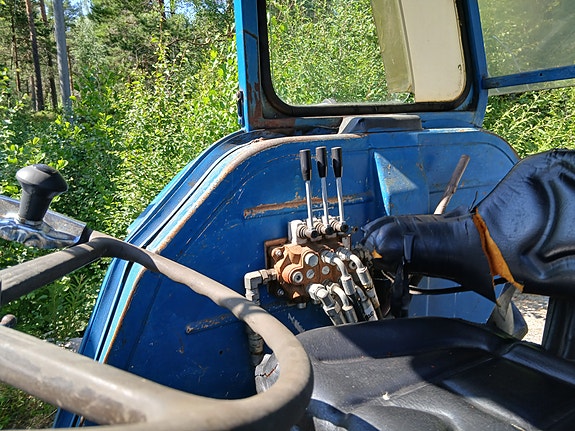 Ford 4000 6 of 7