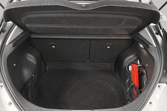 Nissan Leaf 5 of 5