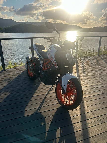 KTM 390 Duke 2 of 5