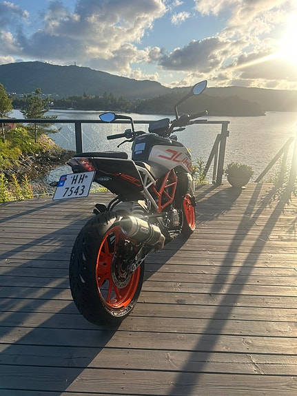 KTM 390 Duke 3 of 5