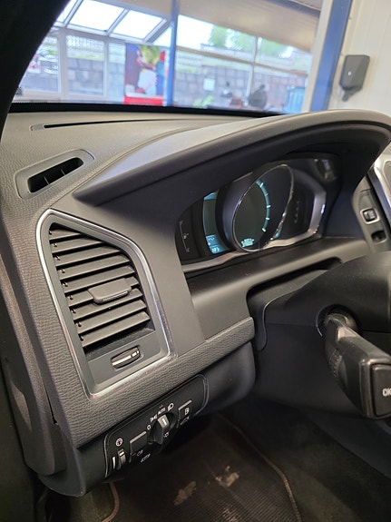 Volvo XC60 10 of 22