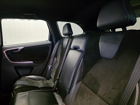 Volvo XC60 6 of 22