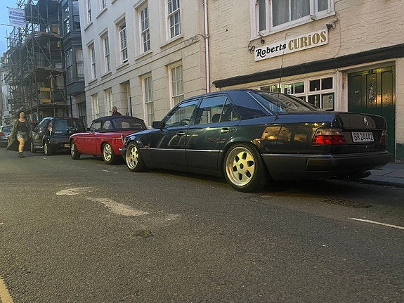 Mercedes-Benz E300 D 1991 photo 3
