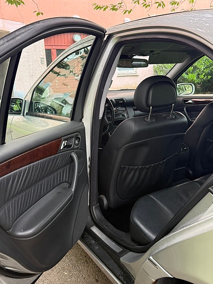 Mercedes-Benz C220 15 of 22
