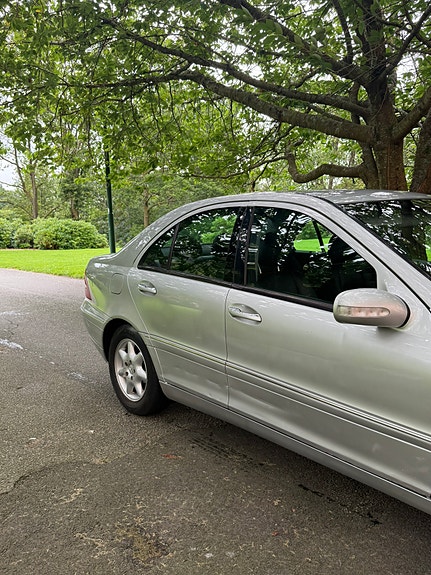 Mercedes-Benz C220 6 of 22