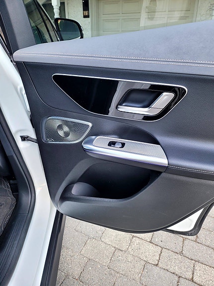 Mercedes-Benz EQE SUV 15 of 19