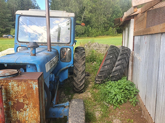 Ford 4000 5 of 5