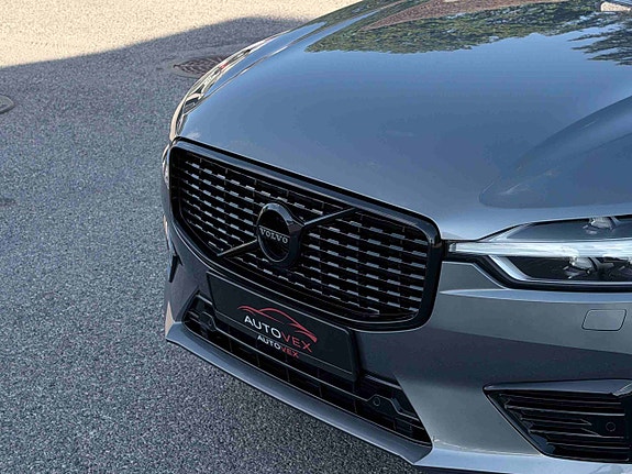 Volvo XC60 2 of 5