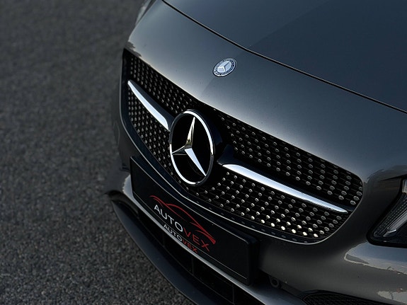 Mercedes-Benz A180 2 of 5
