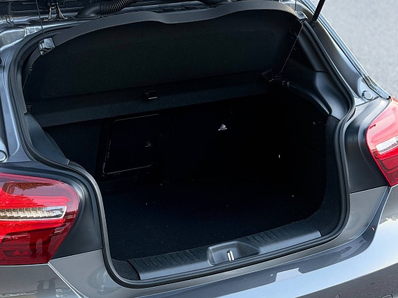 Mercedes-Benz A180 12 of 30