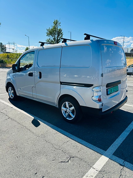 Nissan e-NV200 2 of 5