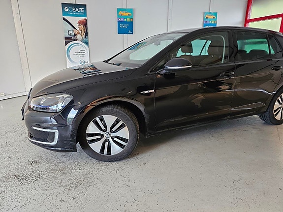 Volkswagen Golf 2 of 5