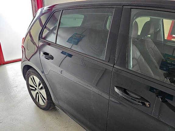 Volkswagen Golf 5 of 5
