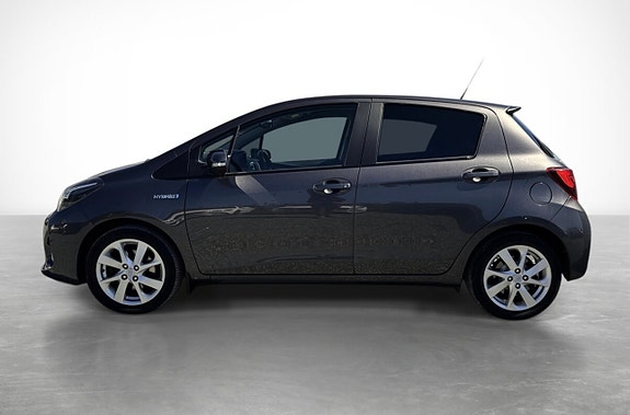 Toyota Yaris 5 of 5
