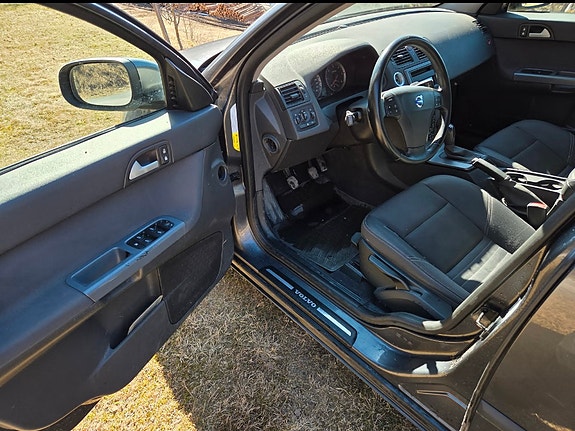 Volvo S40 8 of 13