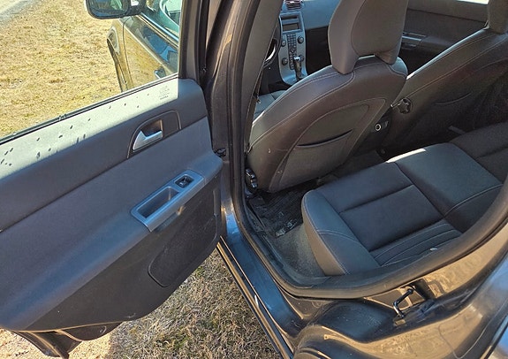Volvo S40 9 of 13