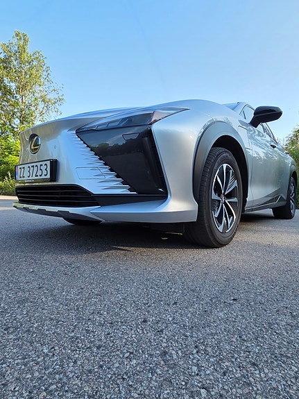 Lexus RZ450e 6 of 30
