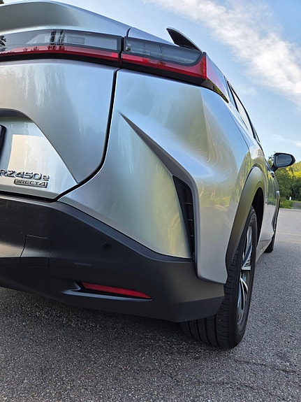 Lexus RZ450e 19 of 30