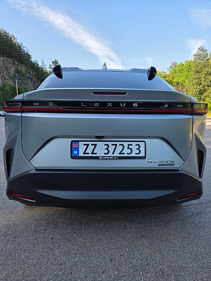 Lexus RZ450e 8 of 30