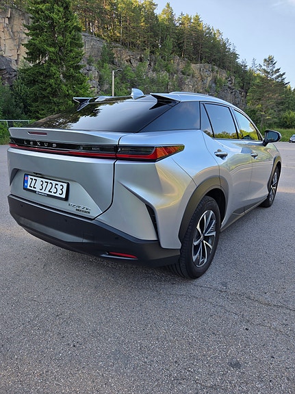 Lexus RZ450e 3 of 30
