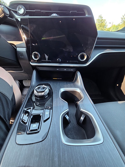 Lexus RZ450e 28 of 30