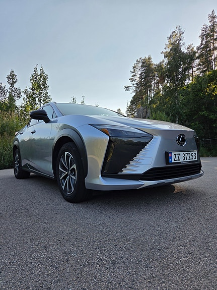 Lexus RZ450e 5 of 30