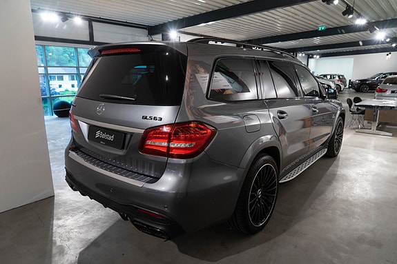 Mercedes-Benz GLS63 4 of 10