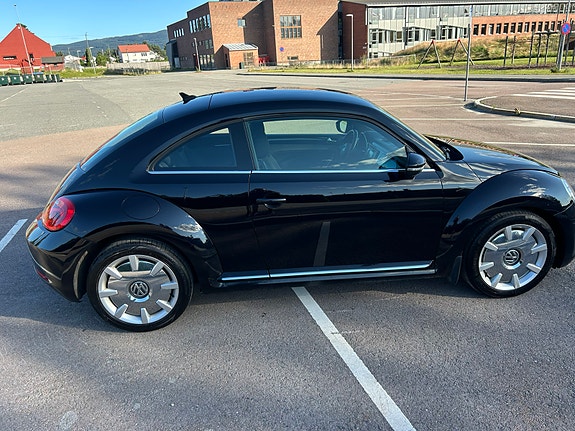 Volkswagen Beetle 3 of 16