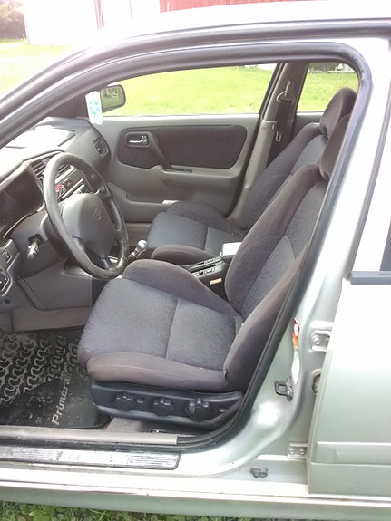 Nissan Primera 7 of 8