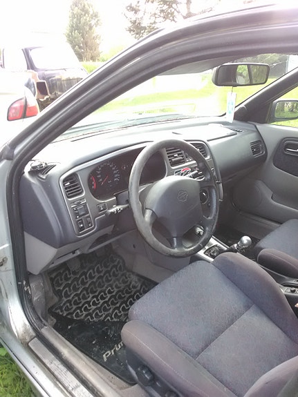 Nissan Primera 6 of 8