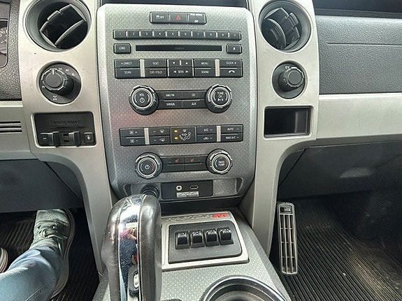Ford F-150 26 of 30