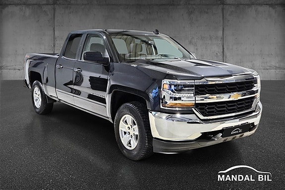 Chevrolet Silverado 4 of 5