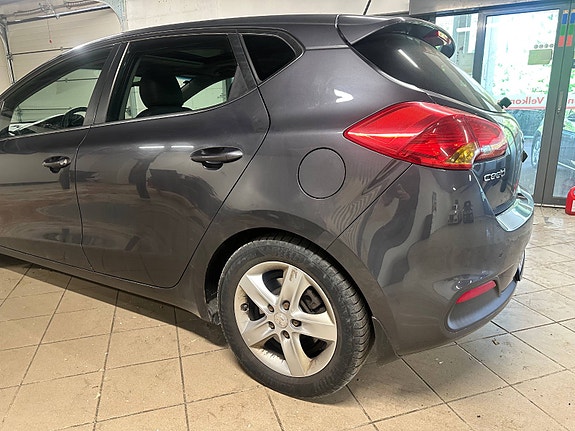 Kia Ceed 3 of 5