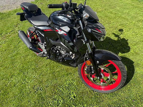 Suzuki GSX-S 125 3 of 5