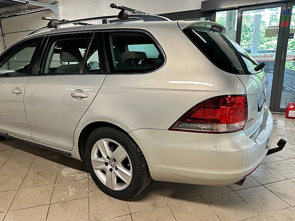 Volkswagen Golf 4 of 5