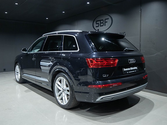 Audi Q7 4 of 30