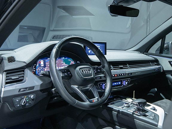 Audi Q7 8 of 30