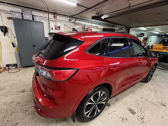 Ford Kuga 2 of 5