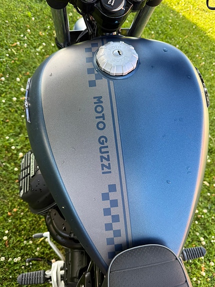 Moto Guzzi V9 Bobber 3 of 5
