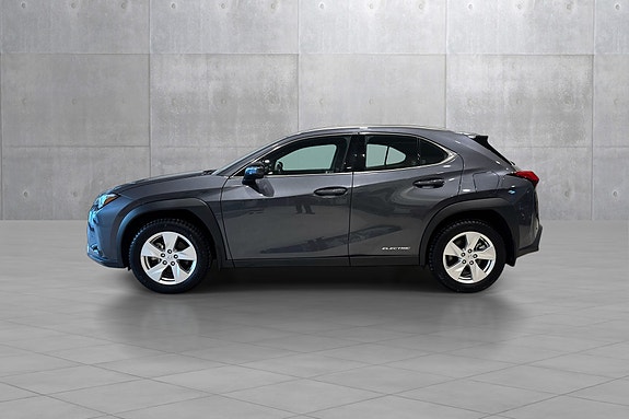 Lexus UX300e 3 of 5