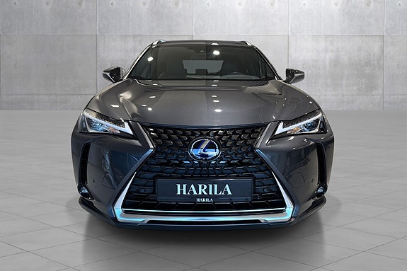 Lexus UX300e 2 of 5