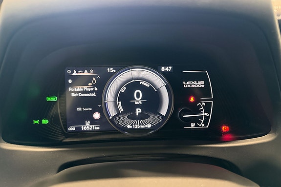 Lexus UX300e 11 of 19