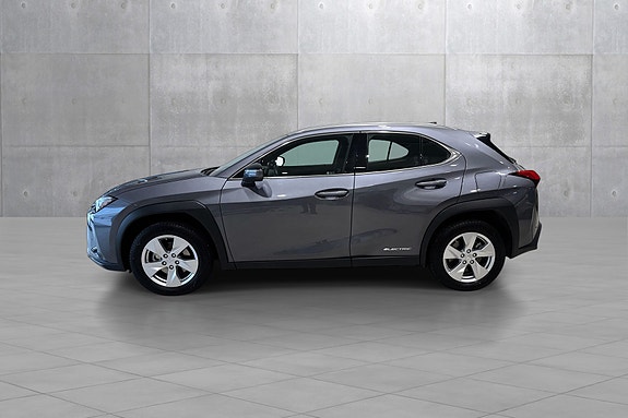Lexus UX300e 3 of 5