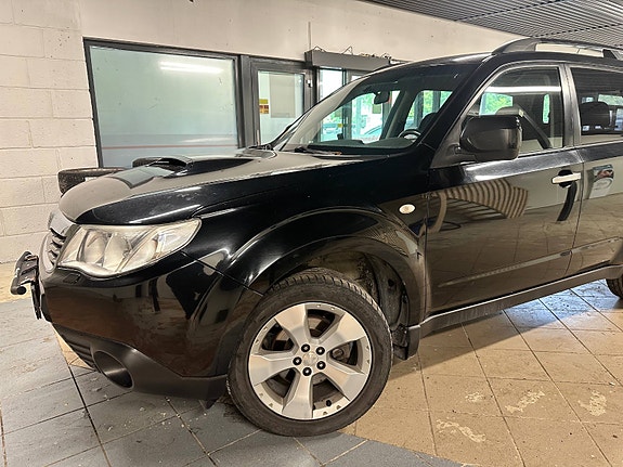 Subaru Forester 2 of 5