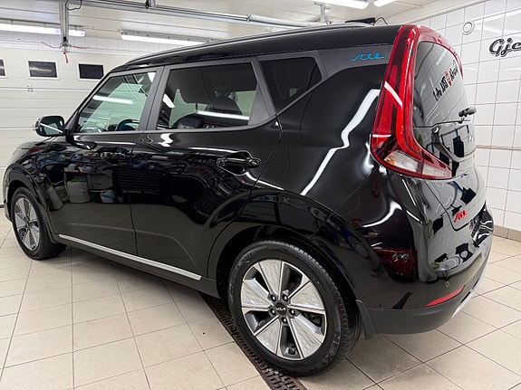 Kia e-Soul 11 of 30