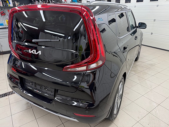 Kia e-Soul 8 of 30